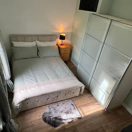 Entire 2 Bed Flat In * London