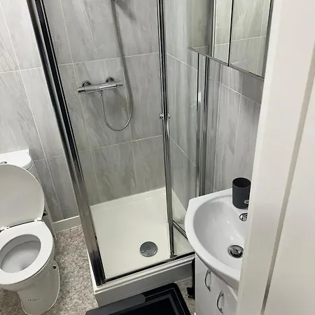 1 Bedroom 30 Minutes To St Pancras London