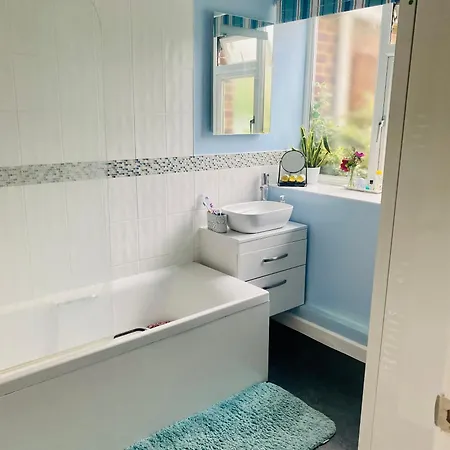 Richmond - Double Bedroom With Garden View Homestay