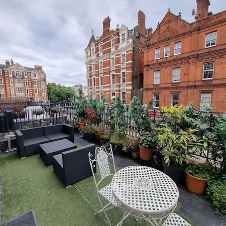 Earls Ct With Terrace * London