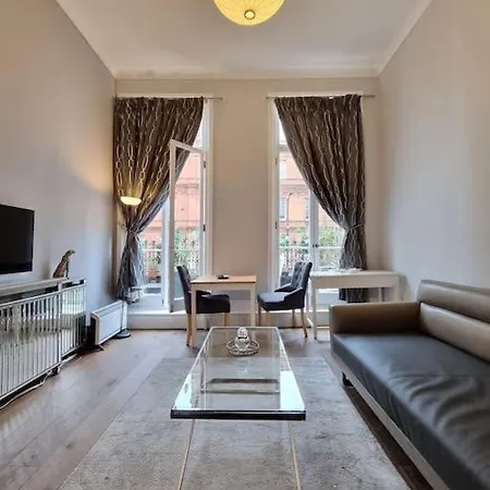 Earls Ct With Terrace Apartment *