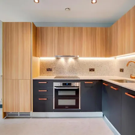 Apartment Chic And Comfortable In *