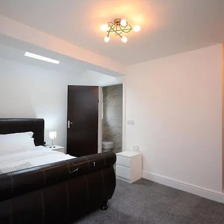 Lovely 4bedroom *