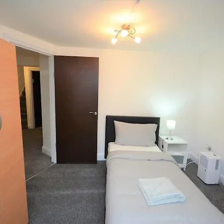 Lovely 4bedroom Apartment London