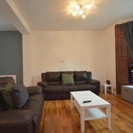 Apartment Lovely 4bedroom London