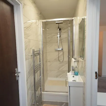 Lovely 4bedroom Apartment *