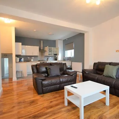 Apartment Lovely 4bedroom *