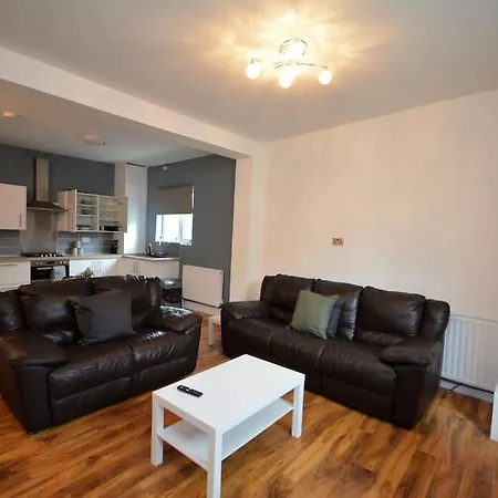 Apartment Lovely 4bedroom London