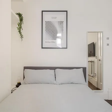 193vbr With Shared Bathrooms *