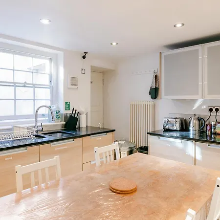 Homestay 193vbr With Shared Bathrooms London