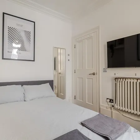 Homestay 193vbr With Shared Bathrooms London