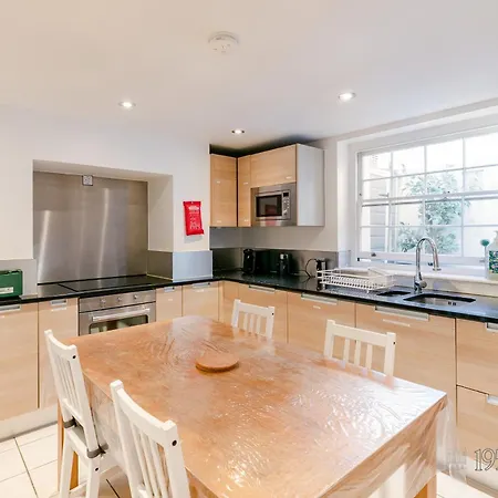 193vbr With Shared Bathrooms * London
