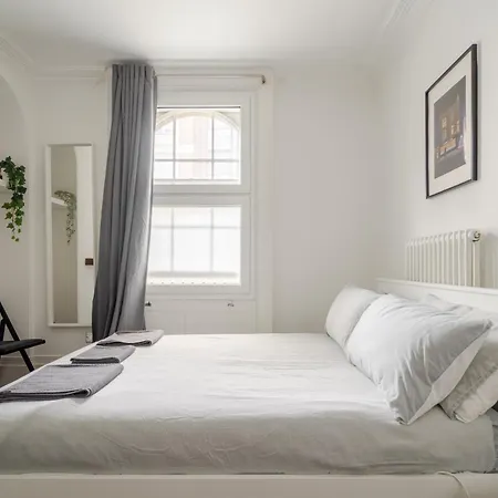 193vbr With Shared Bathrooms * London