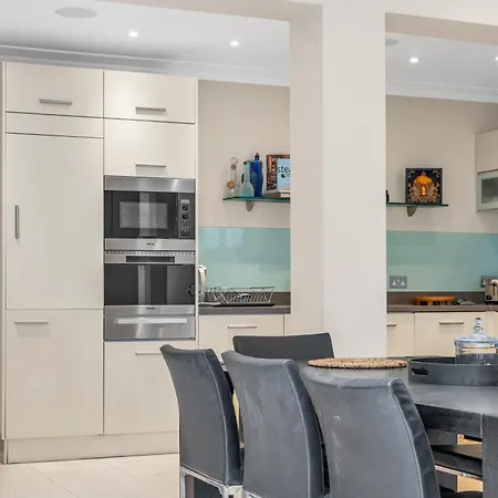 3-bed Grand Triplex In Westminster Apartment London