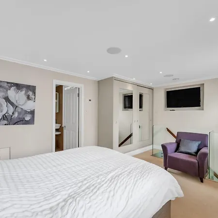 3-bed Grand Triplex In Westminster * London