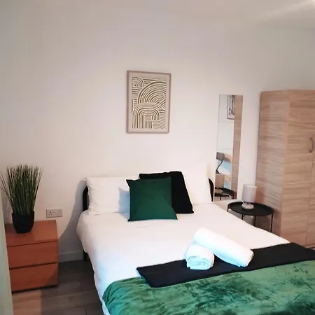 Cosy Near E1 * London