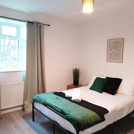 Cosy Near E1 *