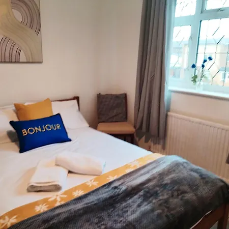 Cosy Near E1 * London