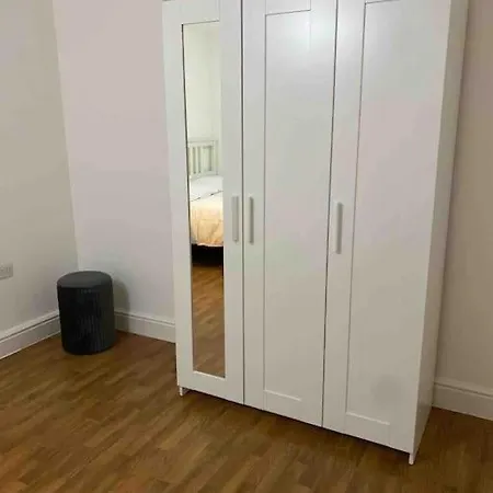 Apartment Heart Of Streatham High Street London