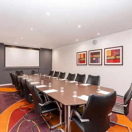 London Stadium Hotel, A Member Of Radisson Individuals Hotell 4*