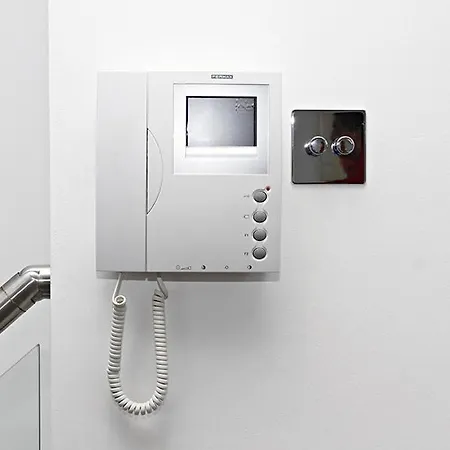 Lets - I2 Apartment London