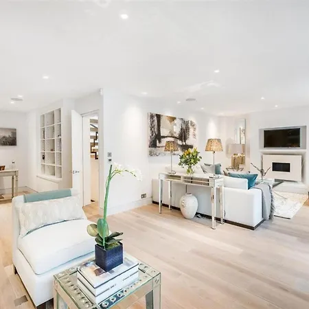 Pavilion Mews Knightsbridge House Holiday home