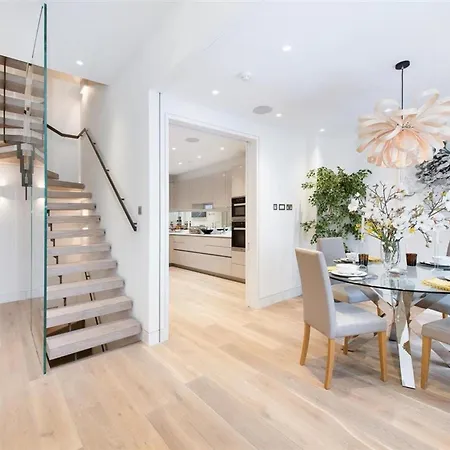 Pavilion Mews Knightsbridge House * London
