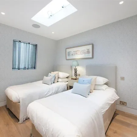 Pavilion Mews Knightsbridge House Holiday home *