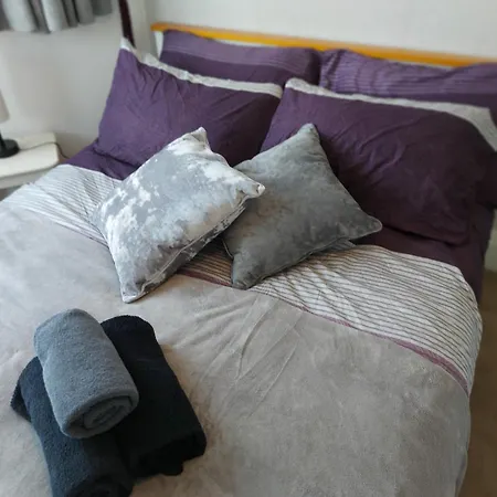 Apartment Large 4 Bedrooms Golders London