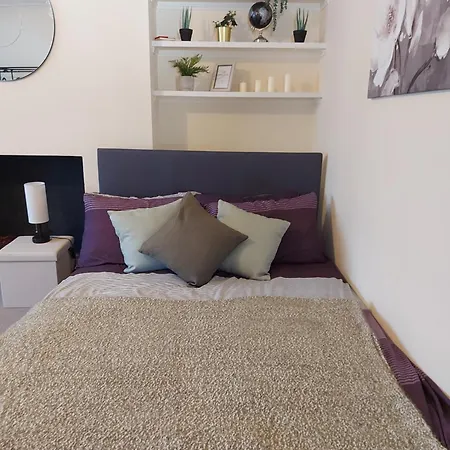 Apartment Large 4 Bedrooms Golders London
