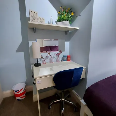 Apartment Large 4 Bedrooms Golders London