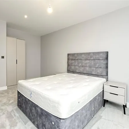 Female Only Ensuite Homestay