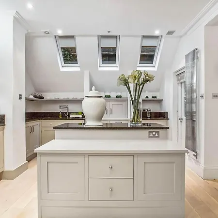 White House Mews London