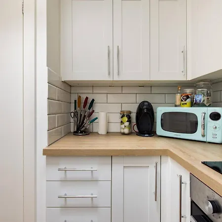 Apartment Wild Roses Serviced - Airport London