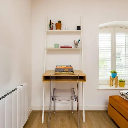 Apartment Wild Roses Serviced - Airport London