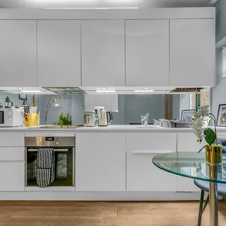 Mysquare One Bed Lower Floor Flat Near Oxford Street *