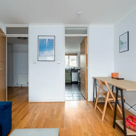 Guestready - Cosy Nest With Balcony In * London