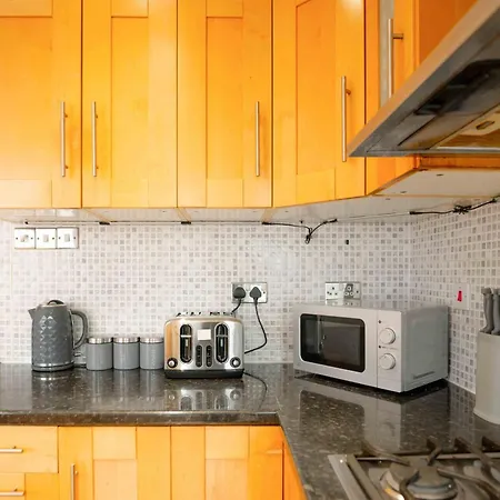 Riverside Thames & O2 Arena Retreat - Luxury 2bhk Holiday home *