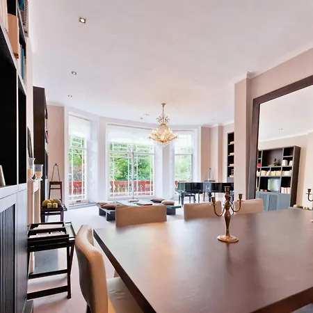3 Bedroom Knightsbridge * London