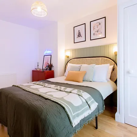 3-bed House - Next To Olympic Park & Westfield * London