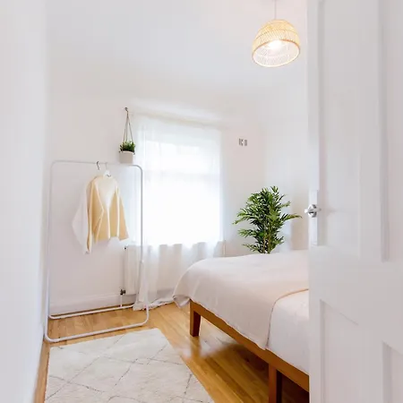 3-bed House - Next To Olympic Park & Westfield Apartment London
