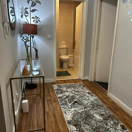 Cosy Private Two Bedroom Apartament In Kensinghton Can Fit Up To 8 Guests