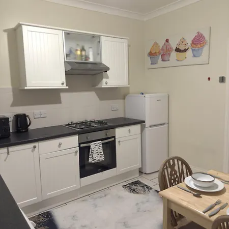 Budget 2 Bedroom Close To Hyde Park London