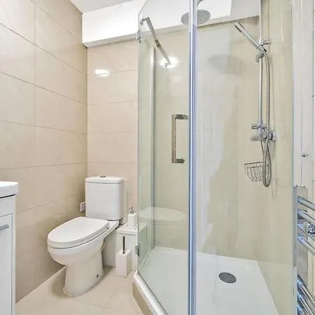Modern 3 Bedroom, 3 Bathroom, Parking, River View