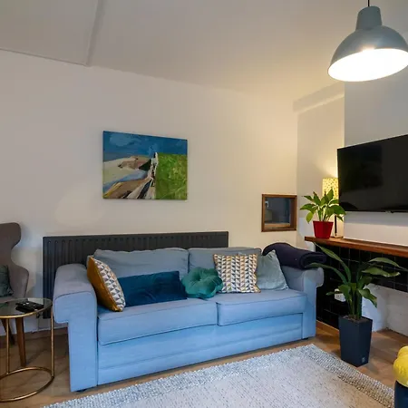 Cosy Family Retreat With Garden & Workspace * London
