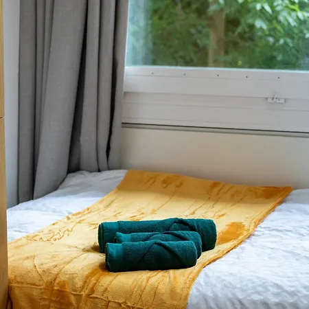 Apartment Cosy Family Retreat With Garden & Workspace London