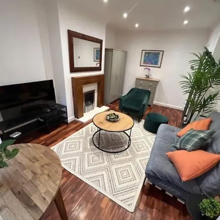 Howie's Place Apartment *