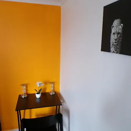 Apartment Chelsea - Orange - *