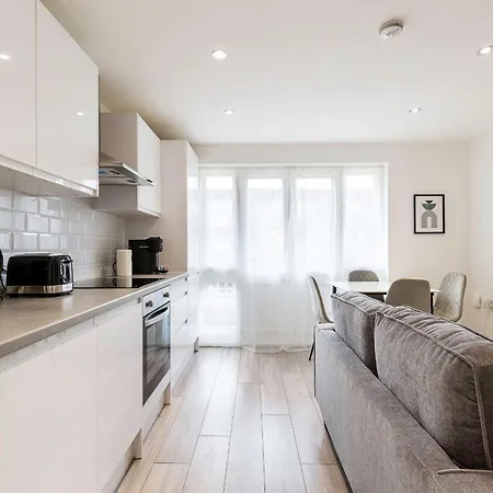 Finsbury Park Retreat Modern Comfort London