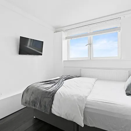 Southside Property Homestay London